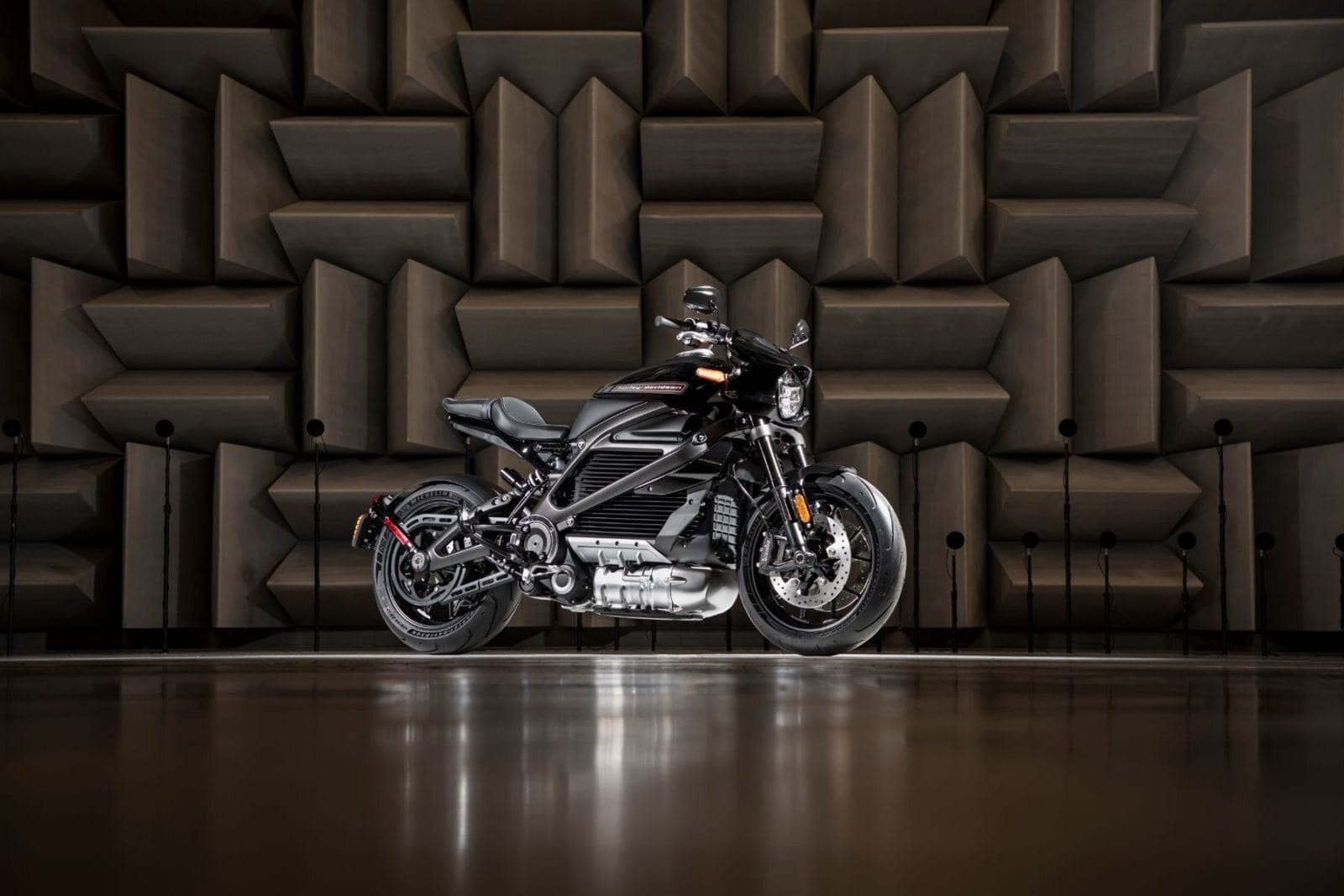 Play Time: Auto-Inspired Tech, Toys & Timepieces 1 1 2020 Harley Davidson LiveWire