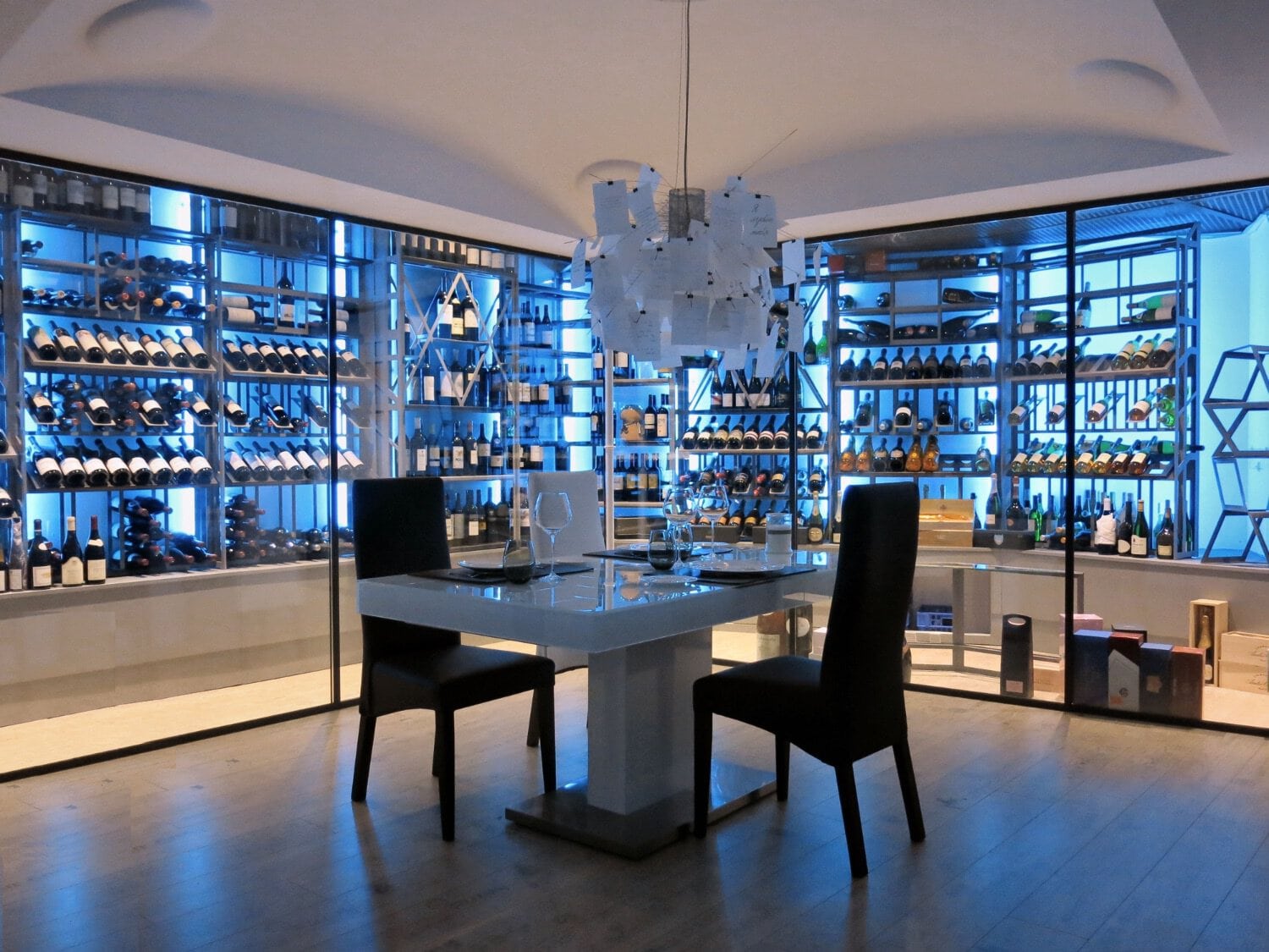 Wine cellar design by Dragon Cellars