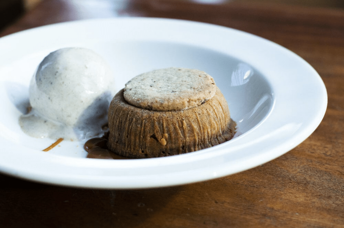 Quinto La Huella’s Volcan Dulce De Leche Cake