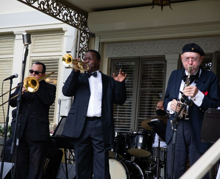 Troy Anderson and The Wonderful World Band (Photo by CAPEHART)