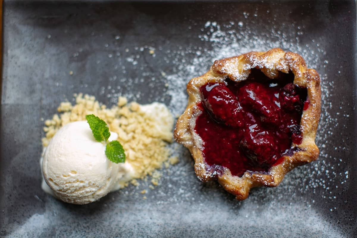 Blackberry mascarpone galette at Union Kitchen & Bar (Photo by Sonja Garnitschnig)