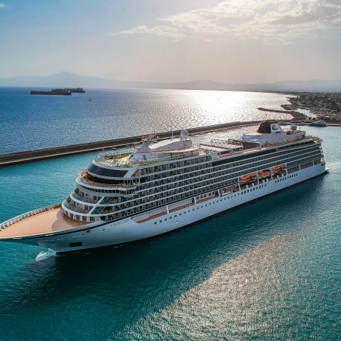 EXPLORE THE WORLD ON A CRUISE