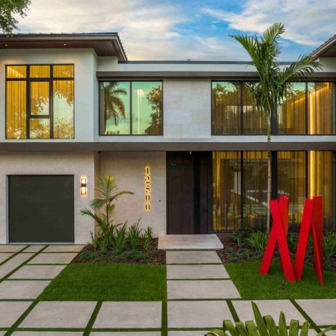 Tropical Oasis With Poolside Guest House & Glass Capsule Elevator is a Florida Haven