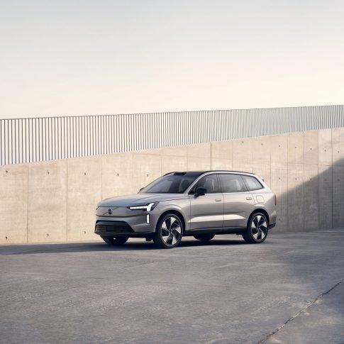 2024 Volvo EX90: Leading the Way in Safety and Electric Power
