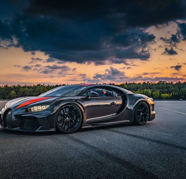 2025 Bugatti Chiron Super Sport 300+ with 8.0-liter quad-turbo W-16 engine and 1,600 horsepower