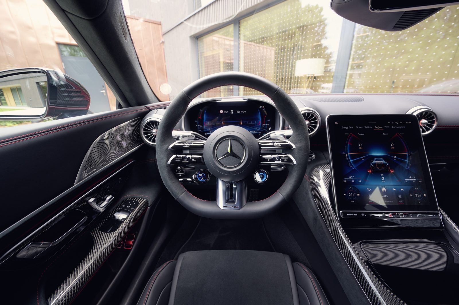 Mercedes-AMG GT 2025 with 805 horsepower and exceptional luxury for driving enthusiasts