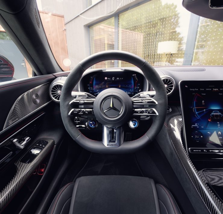 Mercedes-AMG GT 2025 with 805 horsepower and exceptional luxury for driving enthusiasts