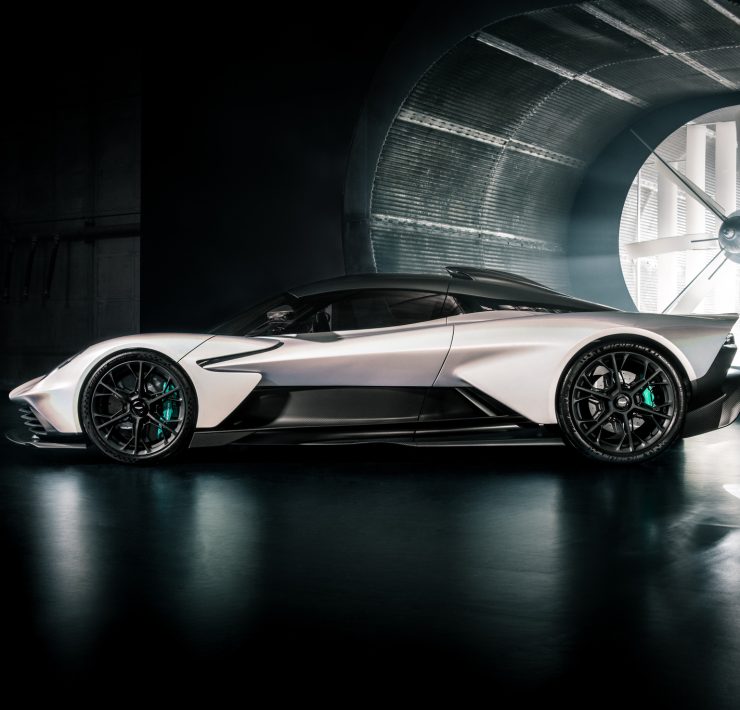 Aston Martin Valhalla hybrid hypercar with 4.0-liter twin-turbo V8 engine and 937 horsepower