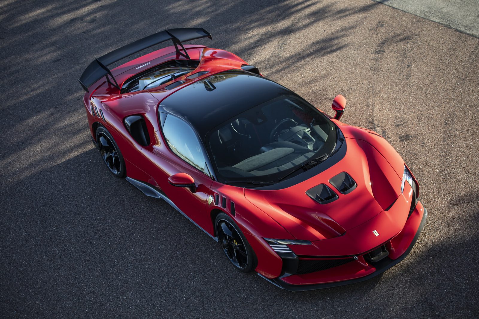 Ferrari SF90 XX Stradale priced at $995,000 with cutting-edge hybrid technology