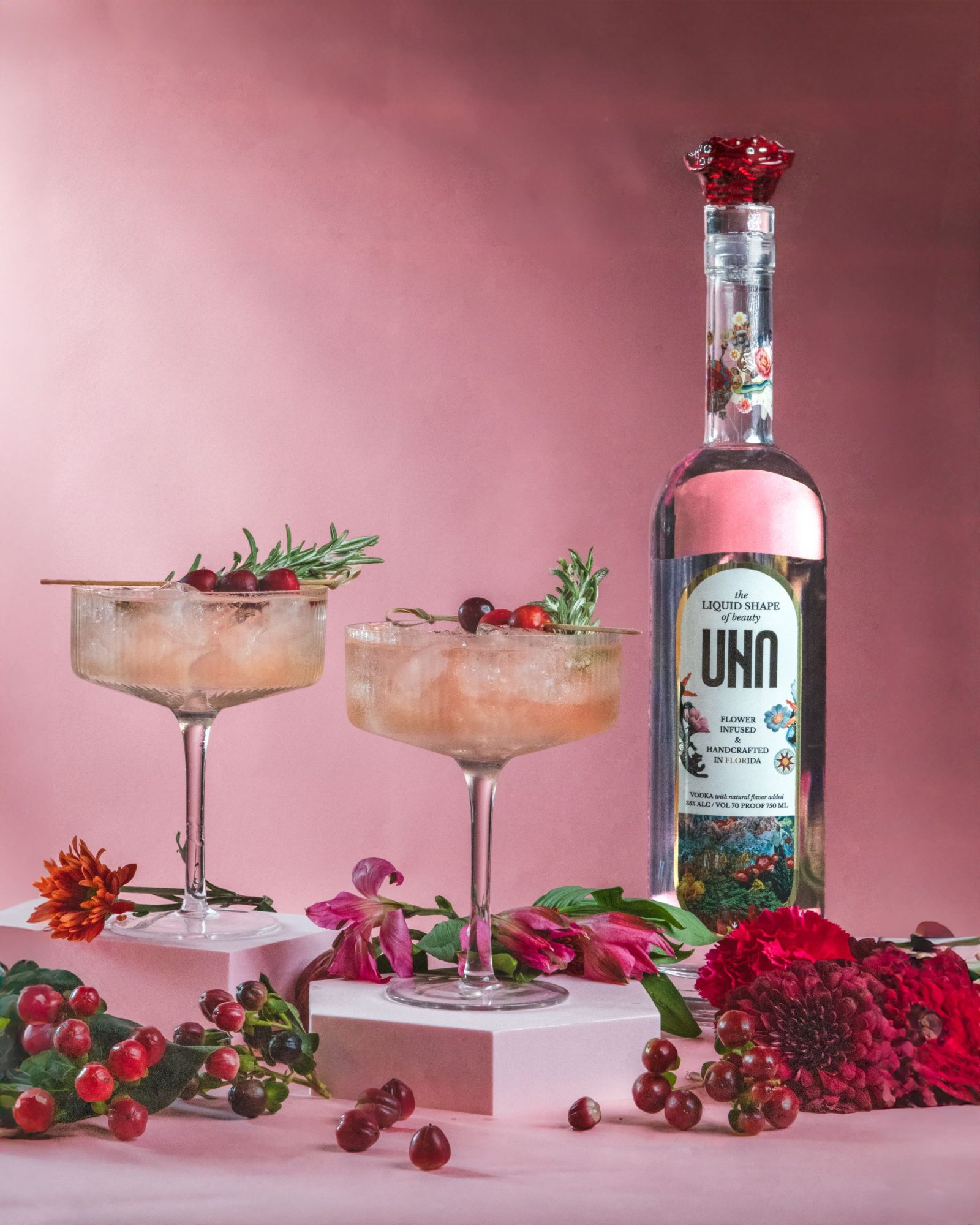 Sip into the Holiday Spirits with UNA Vodka's Mistletoe & Twilight Ember Cocktails