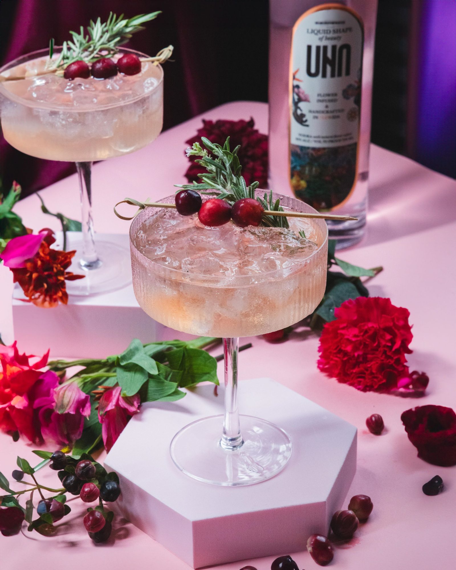 Sip into the Holiday Spirits with UNA Vodka's Mistletoe & Twilight Ember Cocktails