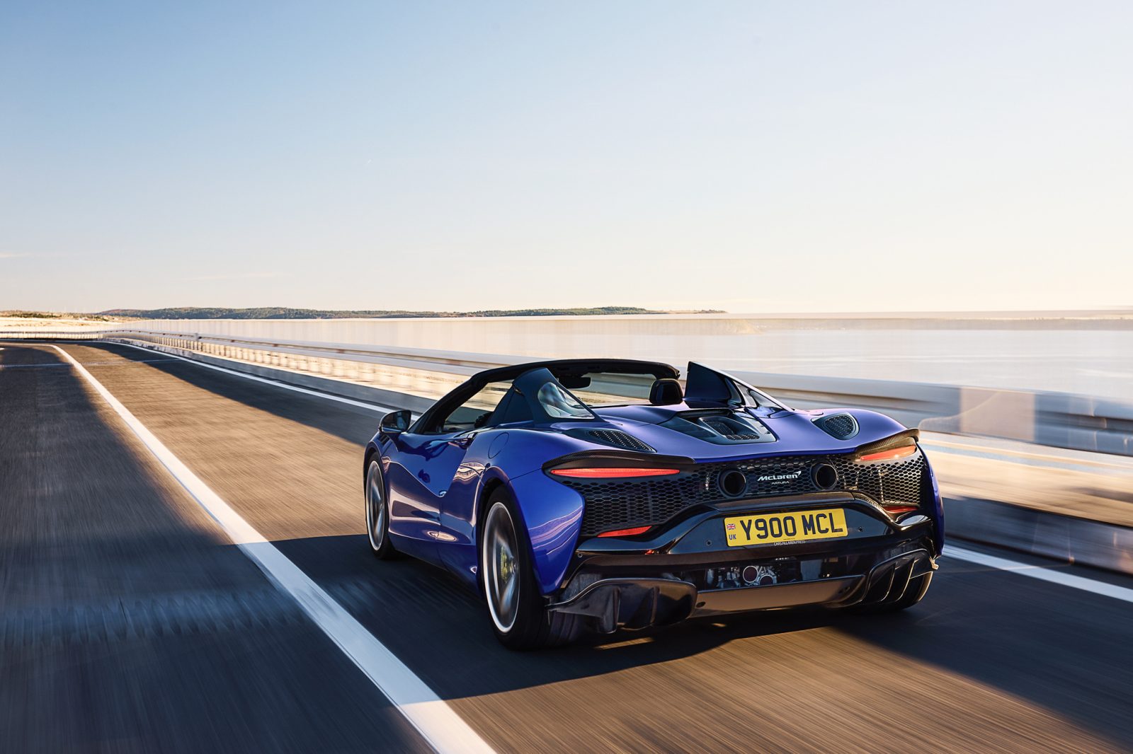 McLaren Artura Spider hybrid performance car for road and track enthusiasts