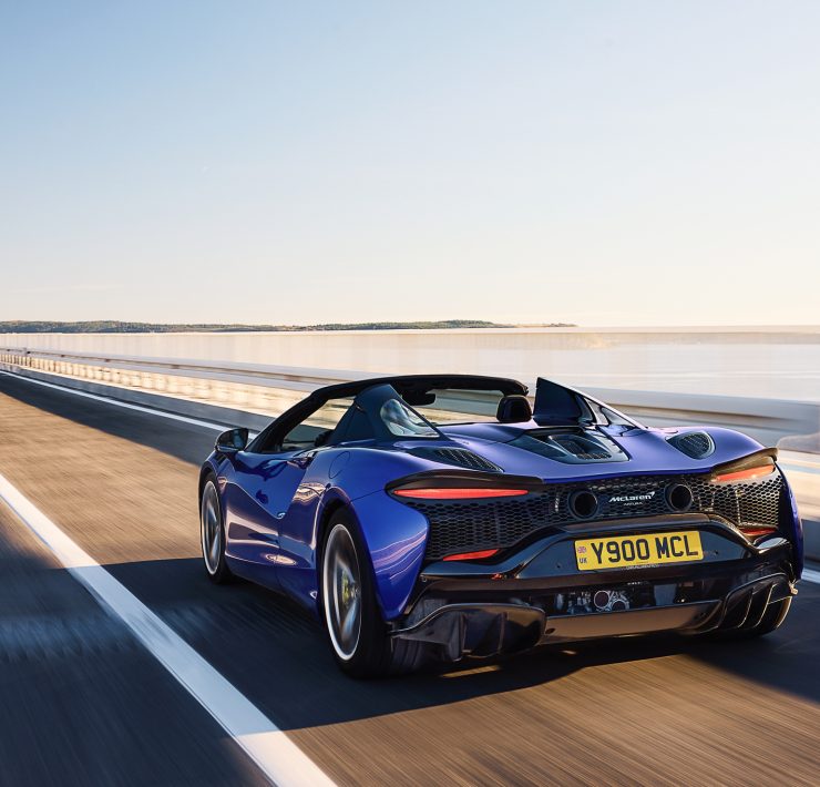 McLaren Artura Spider hybrid performance car for road and track enthusiasts