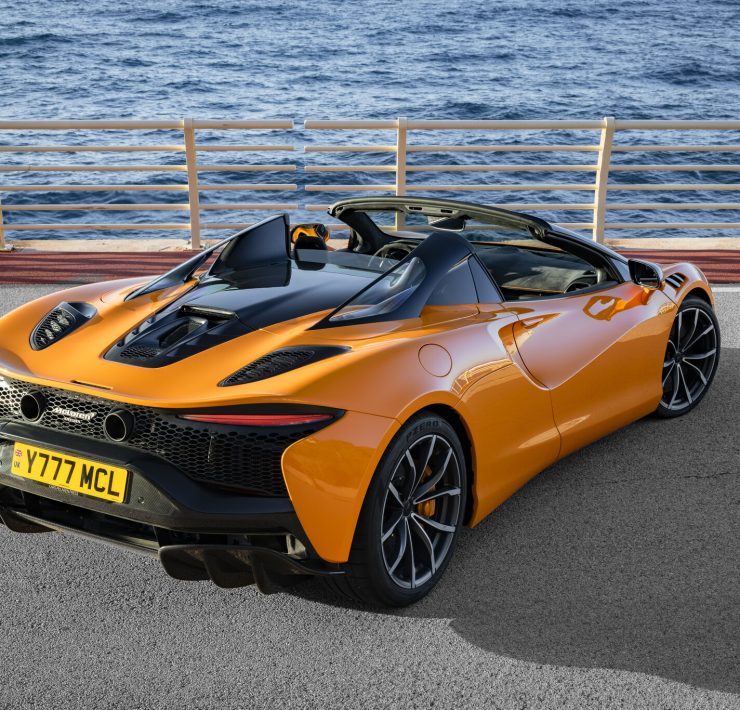 2025 McLaren Artura Spider lightweight design and hybrid powertrain with 671 horsepower