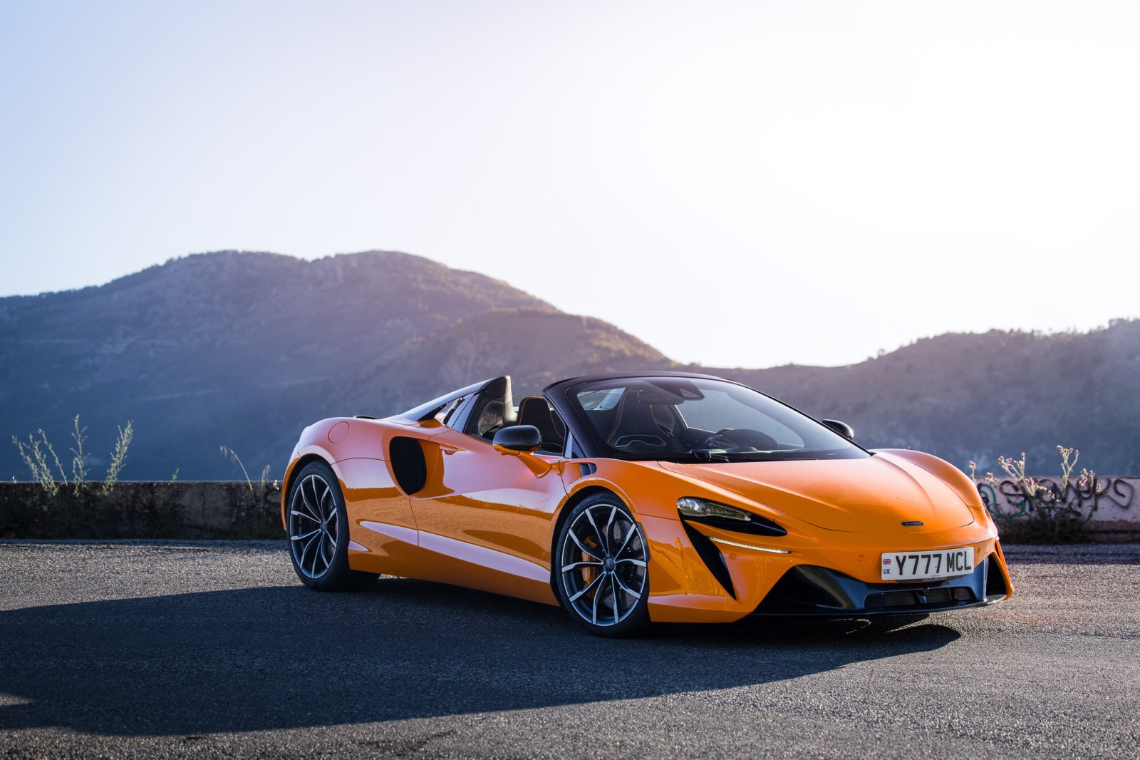 McLaren Artura Spider 0-60 mph in 2.6 seconds with top speed of 205 mph