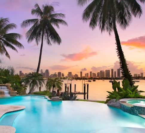 Sunset Islands,Luxury Living in Miami Beach,Sunset Islands Real Estate