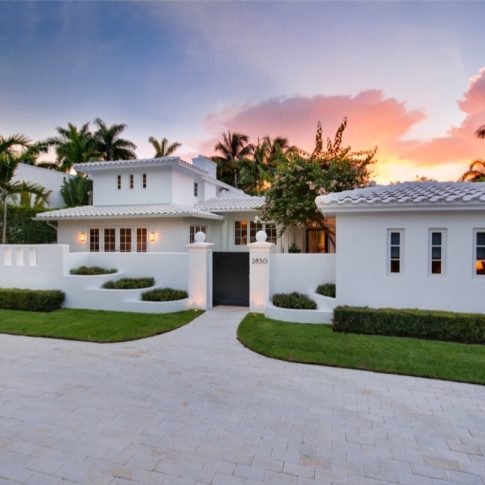 Carlos Schoeppl-Designed Residence on Miami’s Celeb-Favorite Sunset Islands Hits the Market