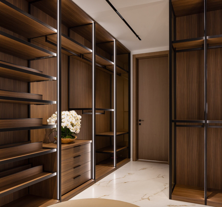 South Florida Lifestyle Magazine for Luxury Decor & Finishes,MiaCucina,Walk-in Closet in Noce,Walk-in Closet,walk-in closet ideas,walk-in closet systems,walk-in closet designs,walk-in closet island