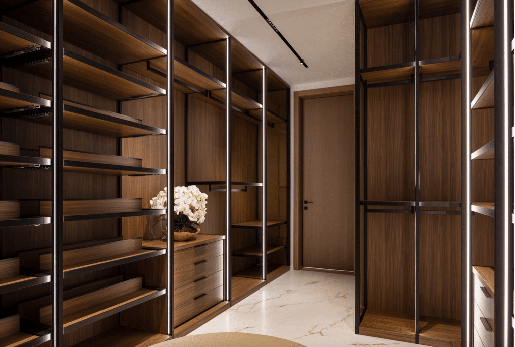 South Florida Lifestyle Magazine for Luxury Decor &amp; Finishes,MiaCucina,Walk-in Closet in Noce,Walk-in Closet,walk-in closet ideas,walk-in closet systems,walk-in closet designs,walk-in closet island