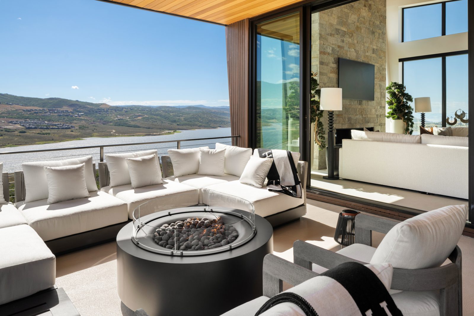 Interior Design,interior design styles,interior design jobs,interior design school,interior designers near me,Design,Design Curator,Ebotan,Ebotan Interiors,Josiane Raphael