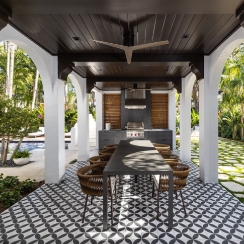 South Florida Lifestyle Magazine for Luxury Decor & Finishes,MiaCucina,outdoor kitchen,outdoor kitchen ideas,outdoor kitchen cabinets,outdoor kitchen island,outdoor kitchen designs,outdoor kitchen grill,outdoor kitchens near me,outdoor kitchen appliances,outdoor kitchen sink,outdoor kitchen kits,Pietra Di Savoia,Pietra Di Savoia ceramic,ceramica pietra di savoia