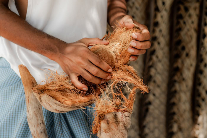 Coconut Weaving Workshop – Sun Siyam Iru Fushi