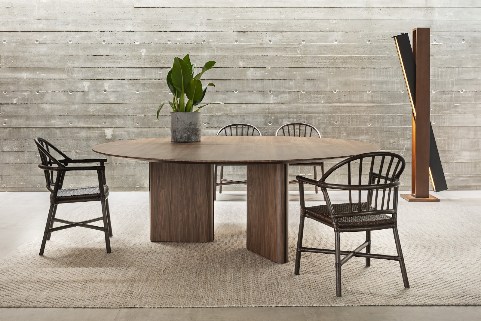 Sacarro - Runa Dining Table,Sacarro,saccaro usa,saccaro furniture,Runa Dining Table,Dining Table,dining table set for 4,dining table set for 6,dining table and chairs,dining table with bench,dining table decor ideas