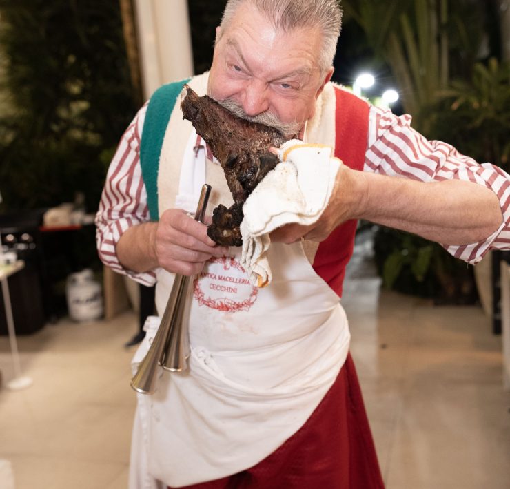 dario cecchini eating steak