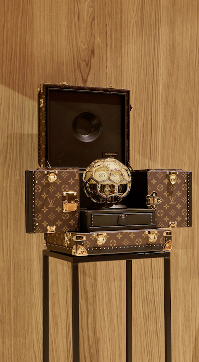 lv trunk for unicef