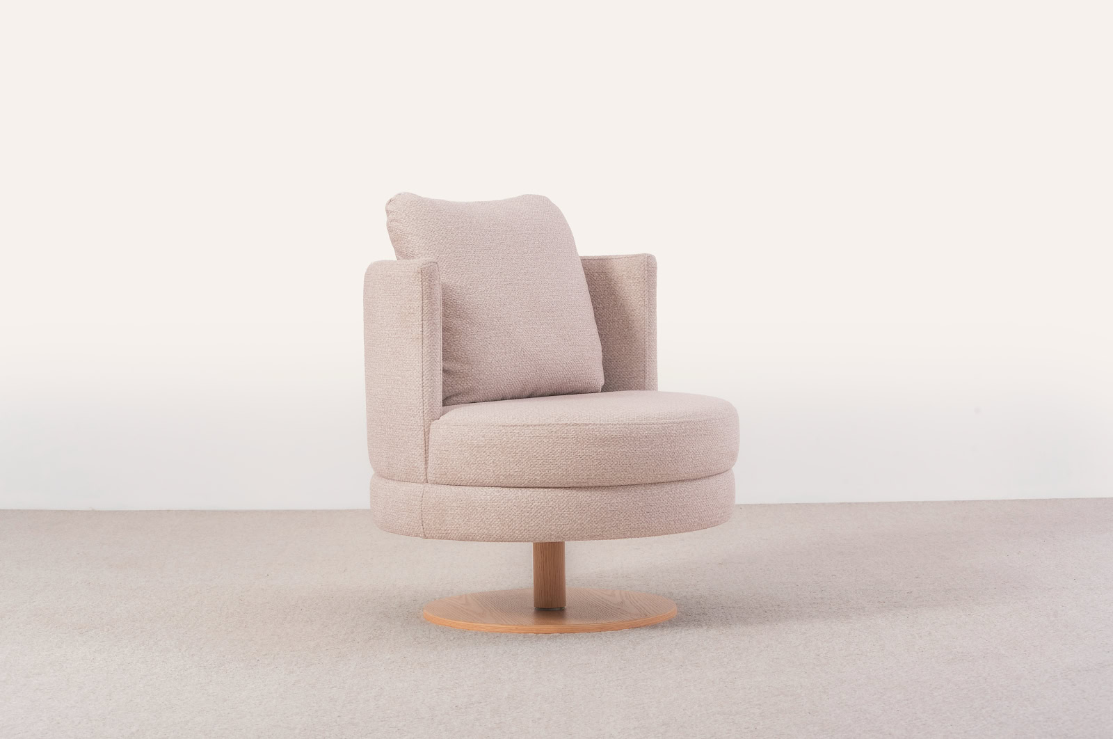 saccaro swivel chair