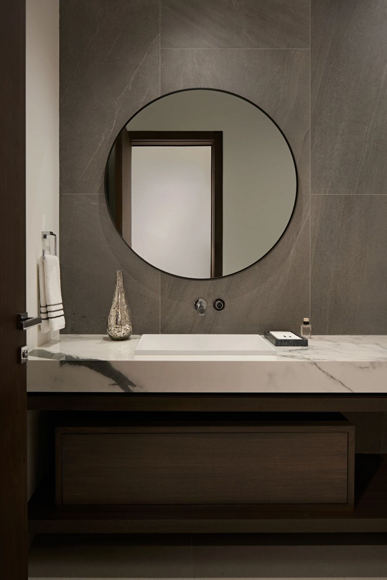 roundthreephotography casadiverio powderroom