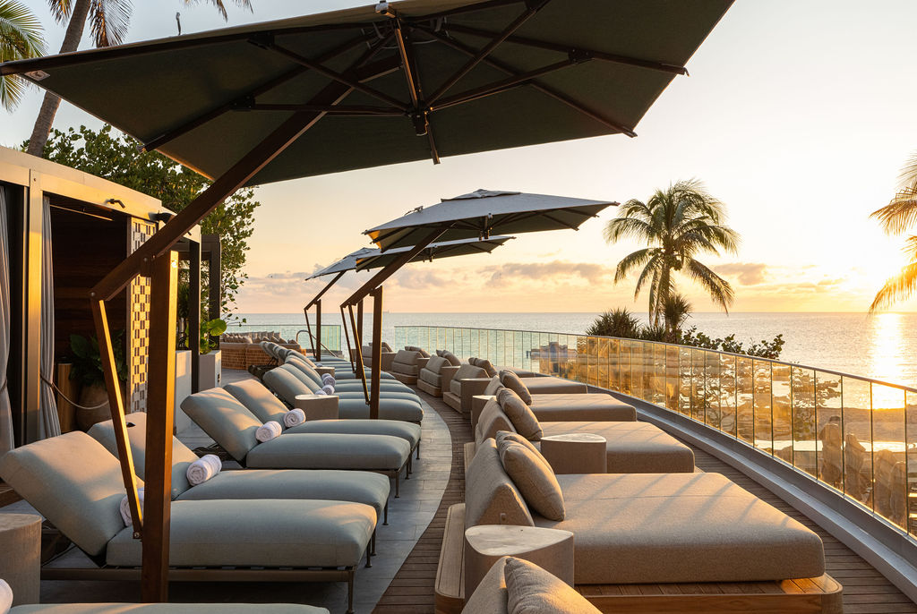 sunbeds verandah social club courtesy of the diplomat beach resortigefgfm
