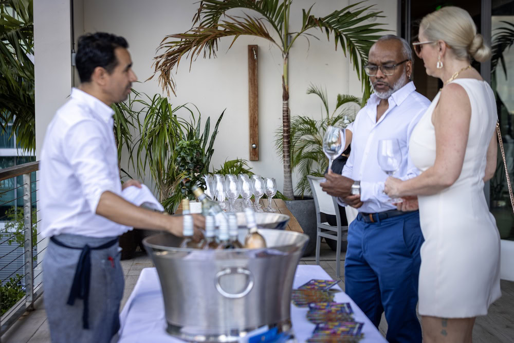 10 wine station serving pinot grigio delle venezie