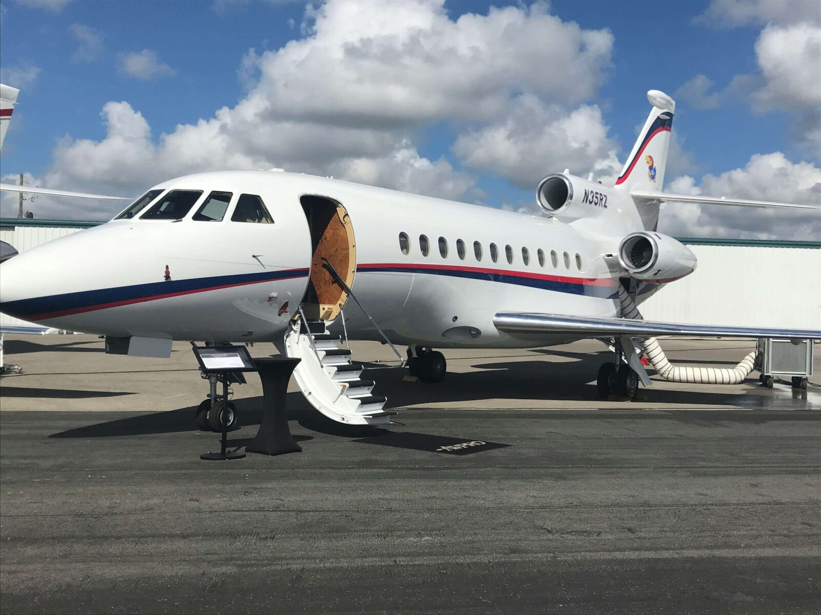 private jet yuri g qhy9a3nqzae unsplash