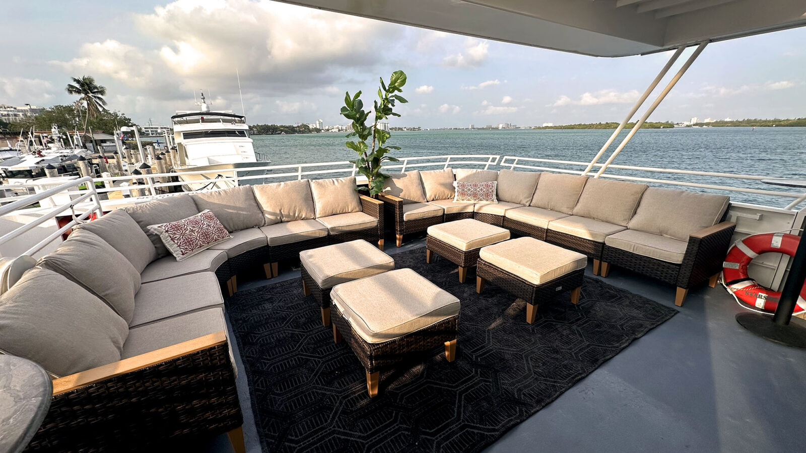 stella maris outdoor deck 2 1980