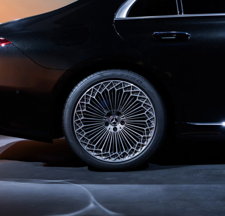 die neue mercedes benz s klasse: verfeinert bis in jedes detail the new mercedes benz s class: refined in every detail.