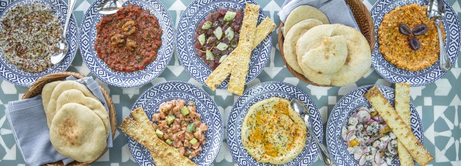 dips spreads with pita 1