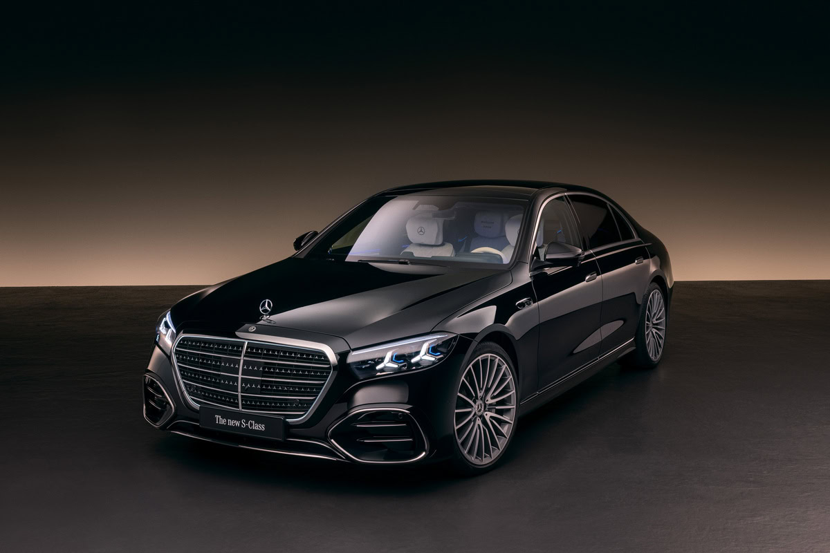 die neue mercedes benz s klasse: verfeinert bis in jedes detail. the new mercedes benz s class: refined in every detail.