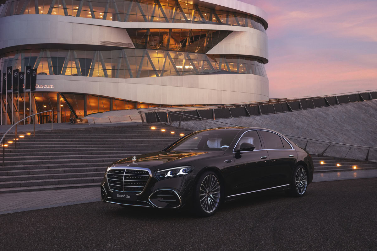 die neue mercedes benz s klasse: verfeinert bis in jedes detail. the new mercedes benz s class: refined in every detail.