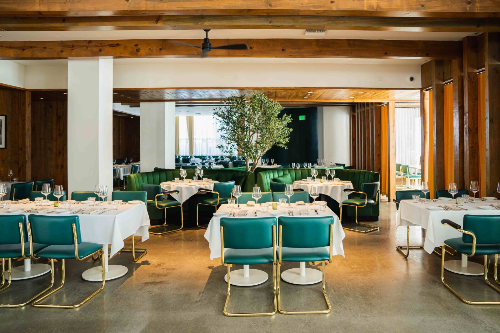 donna mare dining room horizontal credit cristian gonzalez1
