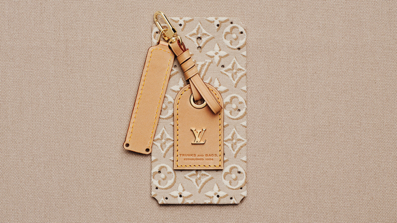 material cutting luggage tag and elements of side trunk monogram embleme