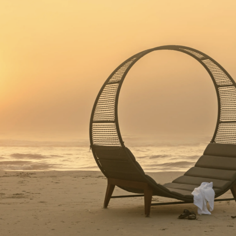 saccaro mykonos daybed