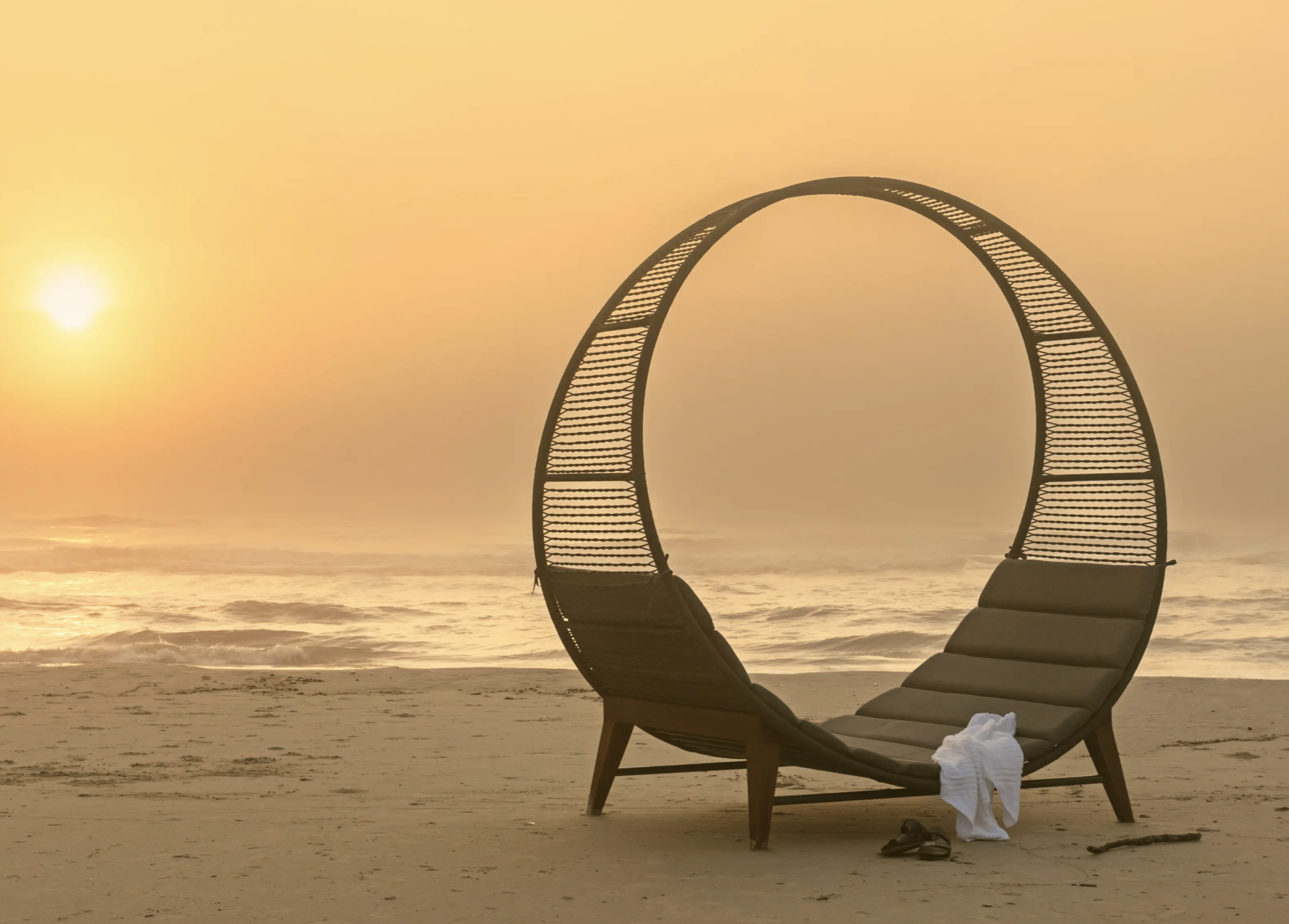 saccaro mykonos daybed