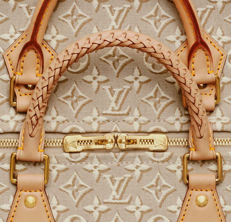 speedy 30 soft monogram embleme peuplier being assembled