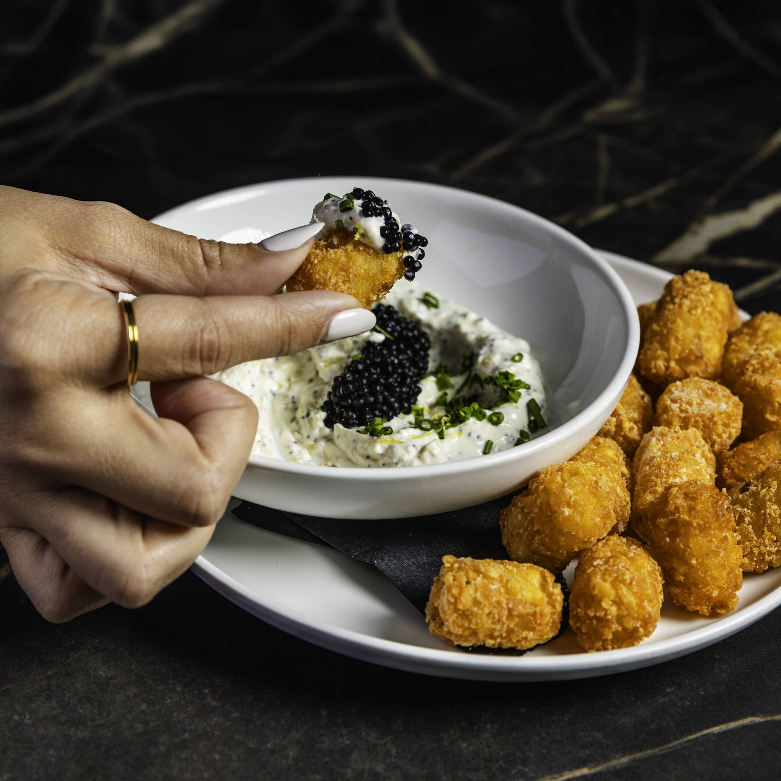 caviar + tater tots eating house photo by deyson rodriguez (41) (1)